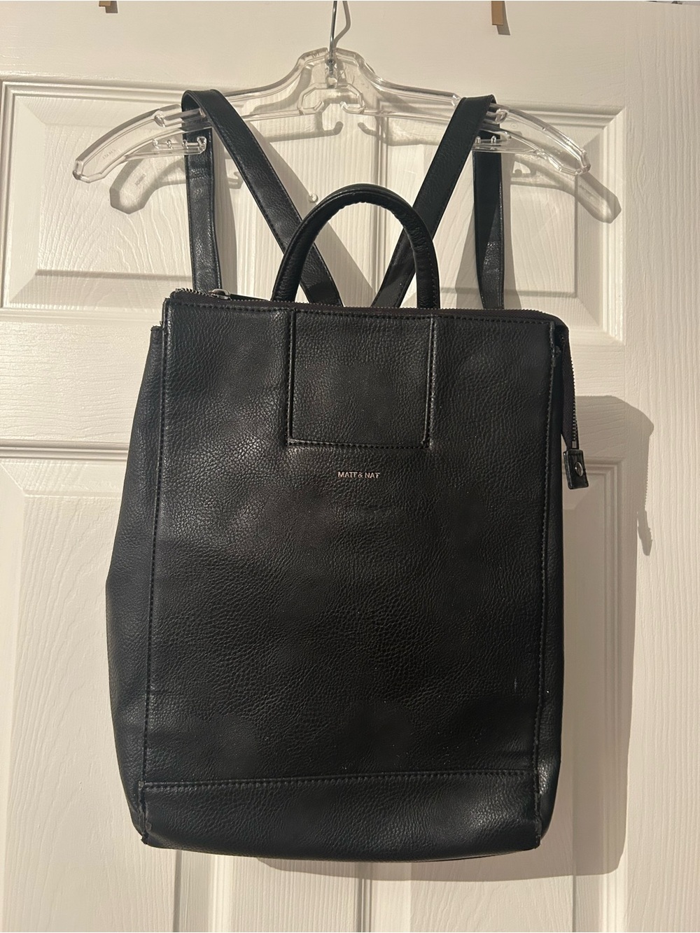 ✨Matt & Nat Black Vegan Leather Square Backpack📚